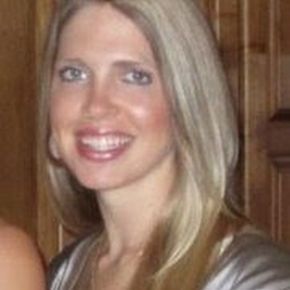 Meet your Posher, Sarah - Picture 1 of 1